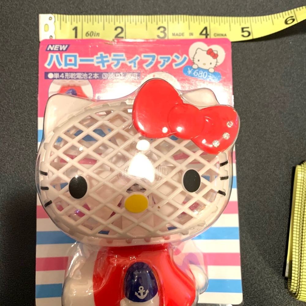 **Rare** Hello Kitty Fan - Picture 8 of 8